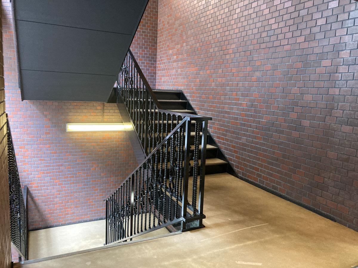 階段のみの２階